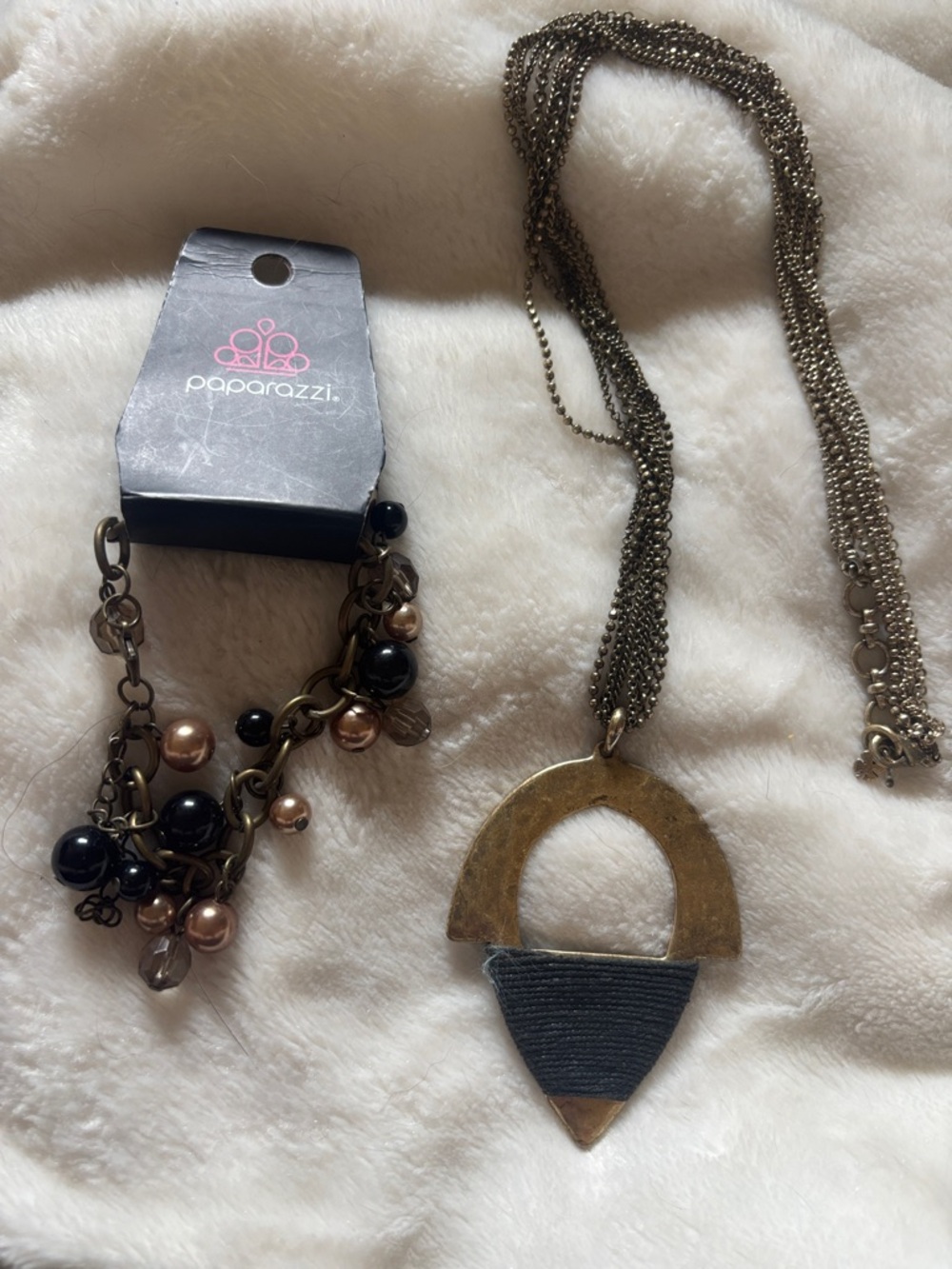 paparazzi bracelet and unbranded pendant necklace